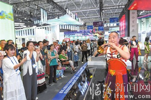 臨汾市展品與非遺展演吸引客商洽談 文藝創(chuàng)作展現(xiàn)地方魅力